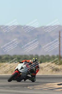 media/Oct-30-2025-Racers Edge (Thu) [[dabbdaf680]]/3-B Group/Session 4 Turn 16/